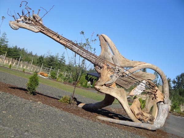 Sculptures-made-​​of-driftwood-just3ds.com-12