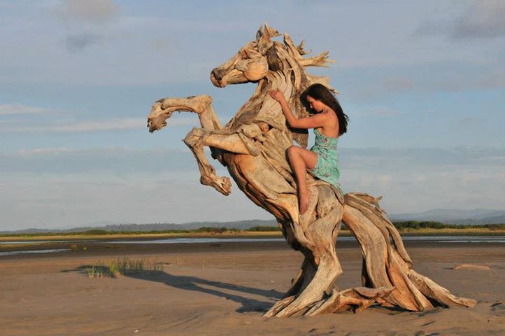 Sculptures-made-​​of-driftwood-just3ds.com-3